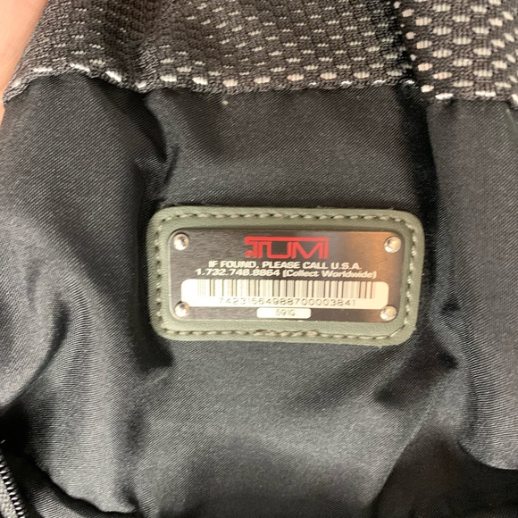 Tumi small travel bag - Picture 7 of 7